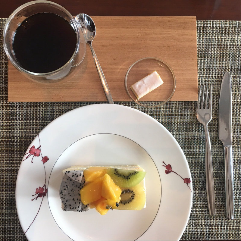 季節のフルーツケーキセット(インターコンチネンタル大阪 ラウンジ3-60)