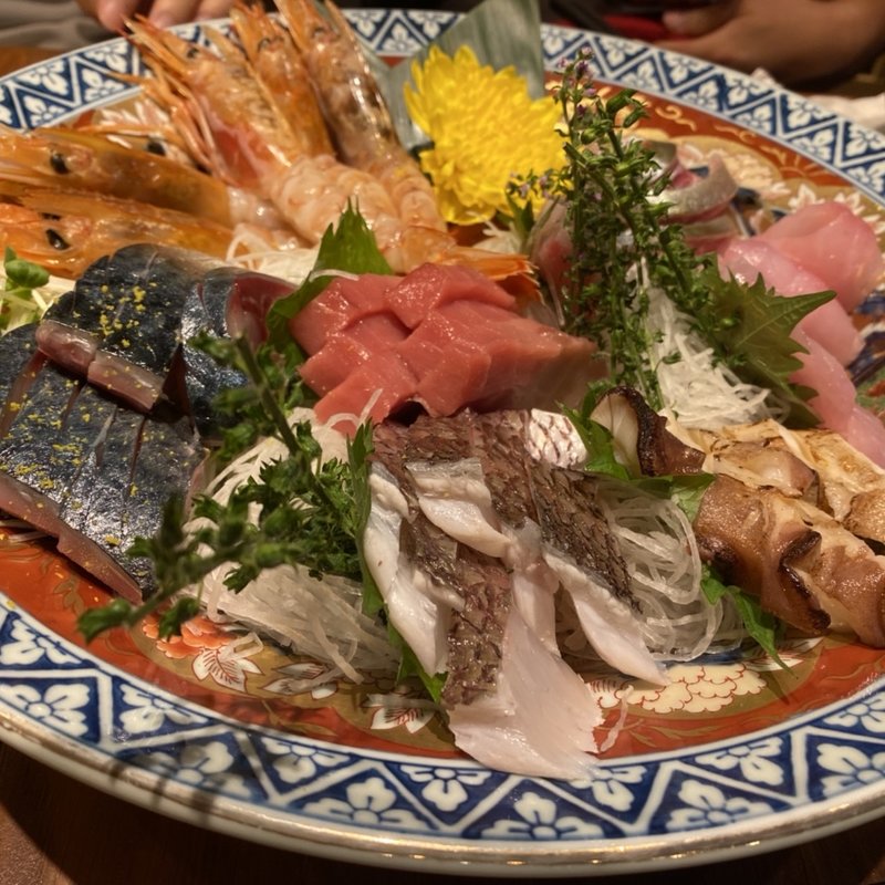 刺身盛り合わせ(大人の食堂 シロボシ)