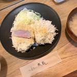 TOKYO-X シャ豚ブリアン2個(120g)定食(とんかつ成蔵（南阿佐ヶ谷）)