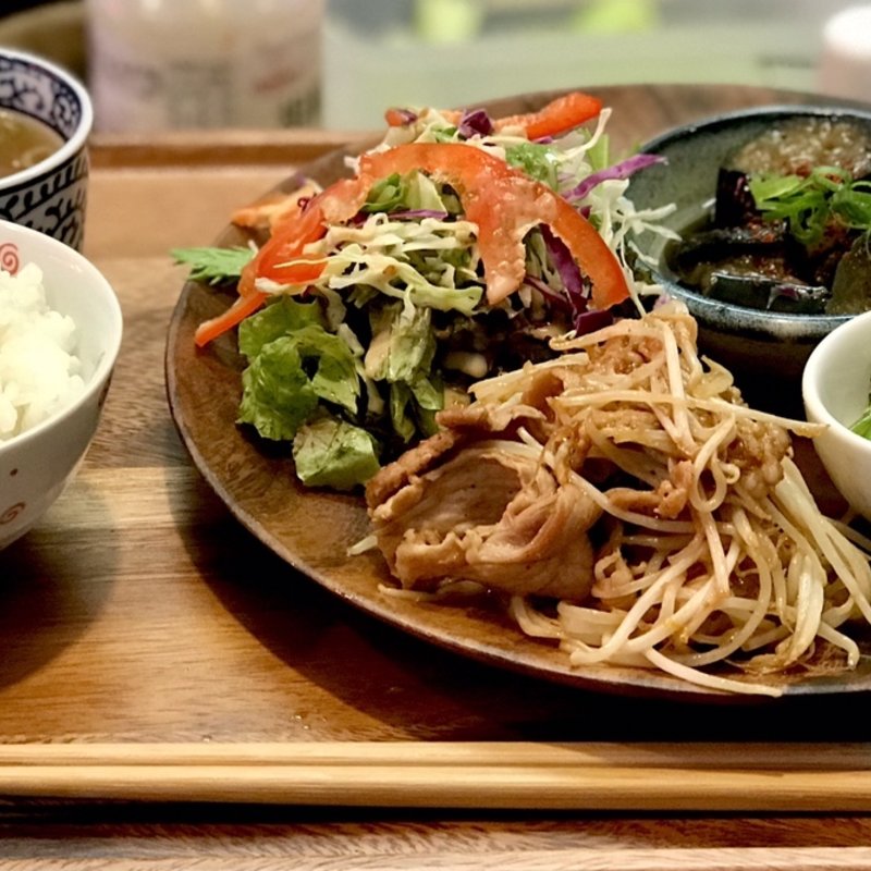 豚肉ともやしの炒め物(ドリンク付き)(カフェ プッチーノ （Cafe Pucchino）)