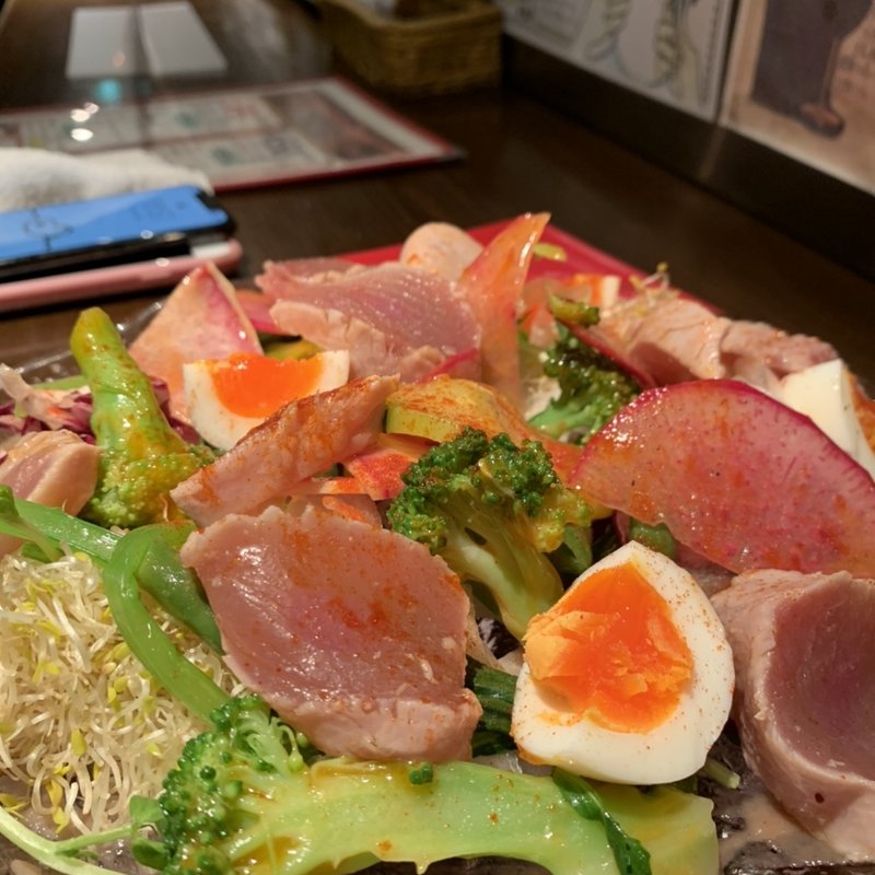 旬の野菜をたっぷり使った本日の魚介のカルパッチョ仕立て(代々木バル)