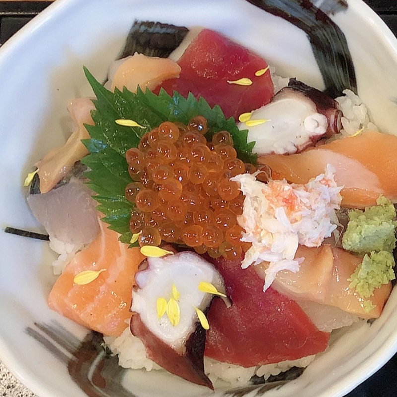 海鮮丼（並）(魚源 （ととげん）)