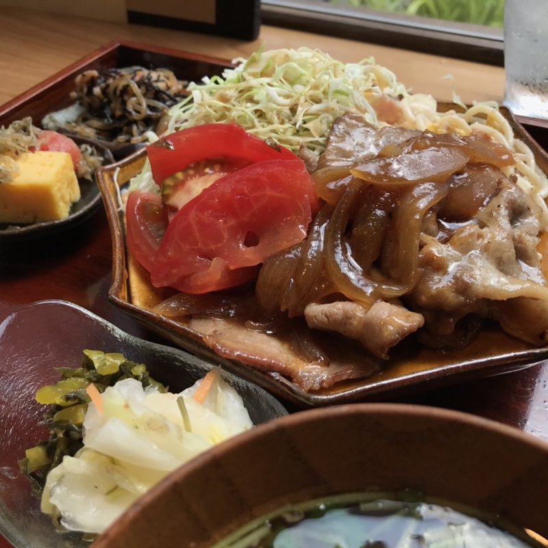 豚肩ロースの黄金生姜焼き定食(食堂かど。)