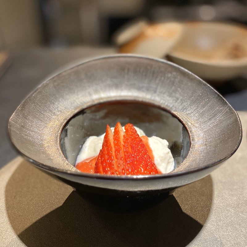 苺と酒粕のブランマンジェ(ことわりをはかるみせ ばんどう)