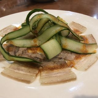 豚肉薄切りニンニク辛子ソースかけ(中国料理 純華楼)