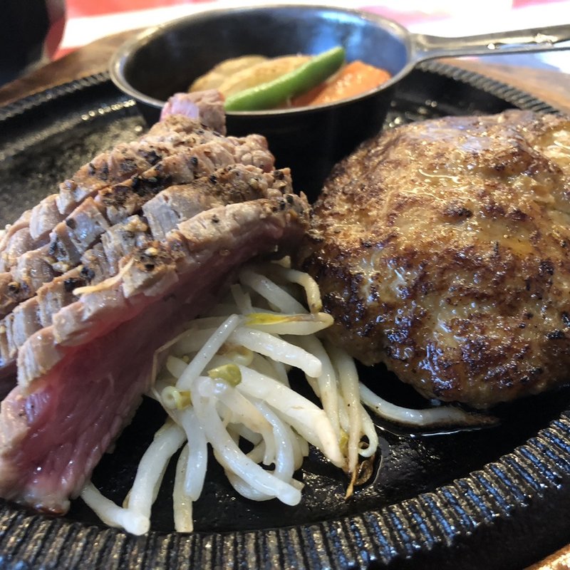 ハンバーグ&カントリーステーキランチ(ステーキハウス レッドマン 空港店)
