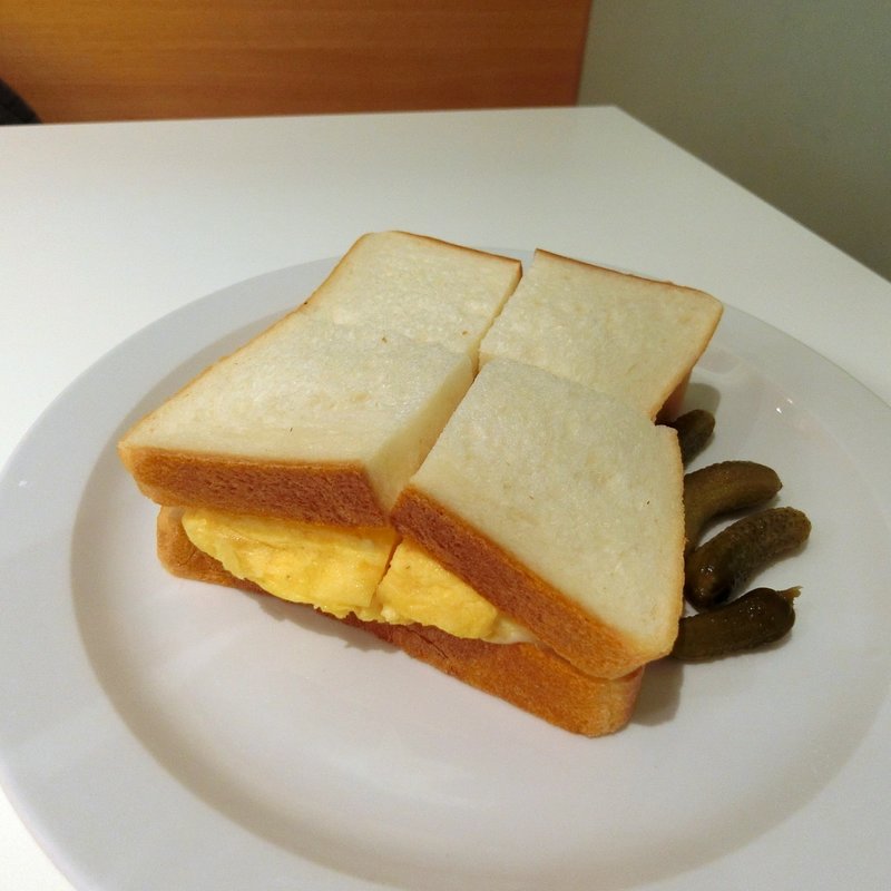 チーズオムレツサンド(セントル ザ ベーカリー銀座店)