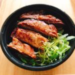 スペアリブ丼(アメリカンクラブハウス)