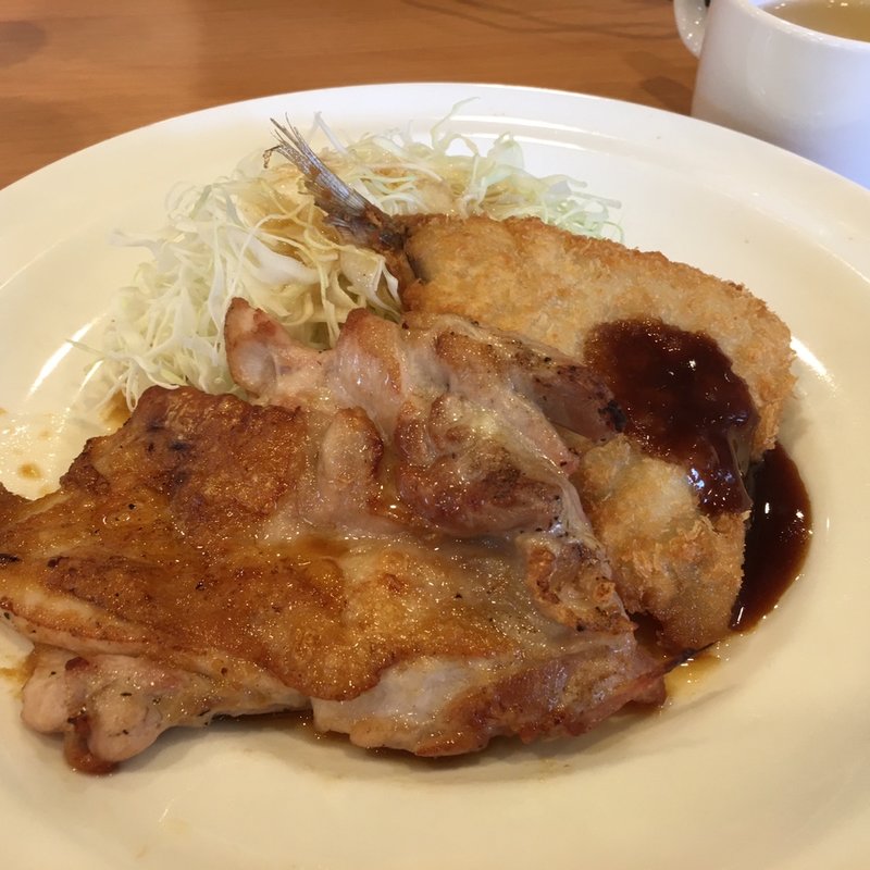 日替りランチ(チキングリル油淋ソース&アジフライ)(おはしカフェ・ガスト 伊丹野間店 )