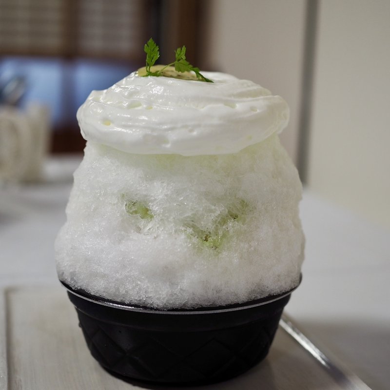 バジルキウイヨーグルト氷(ほうせき箱 )