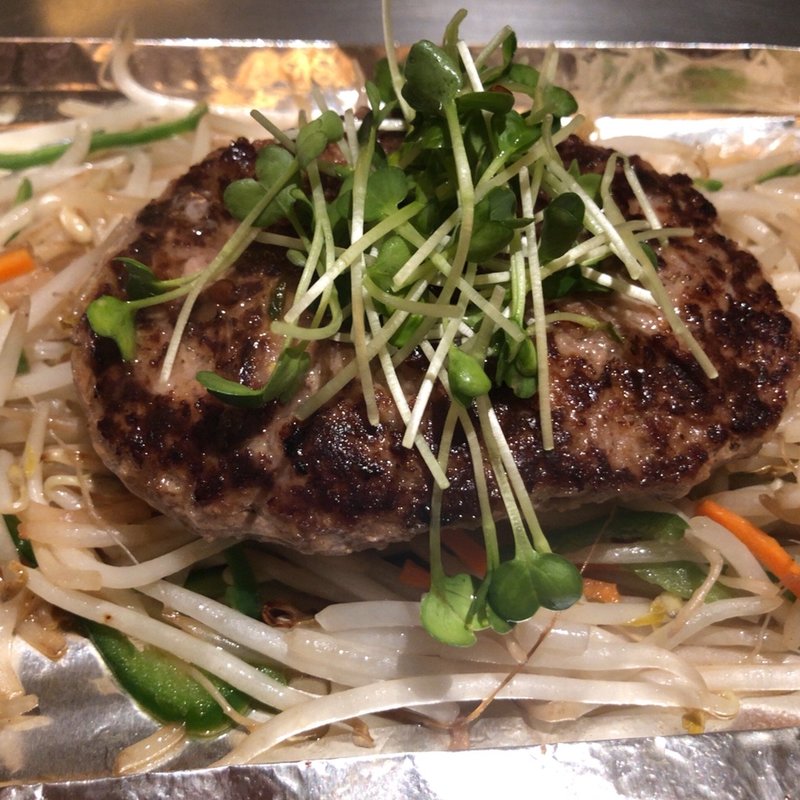 おろしハンバーグ(鉄板二百℃ 西新宿店)