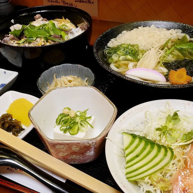 仙台牛A4とじ丼セット(京うどん 纏)