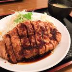 大トンテキ(豚々亭 （【旧店名：牛亭】）)