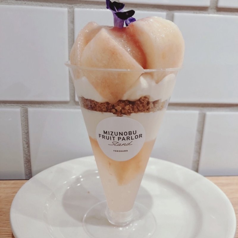 桃パフェ(水信フルーツパーラースタンド)