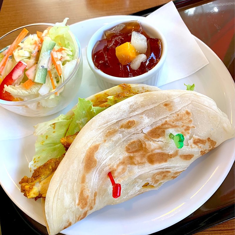 タンドリーチキンパラタサンド(ティーハウス マユール 五反田店（Tea House Mayoor）)