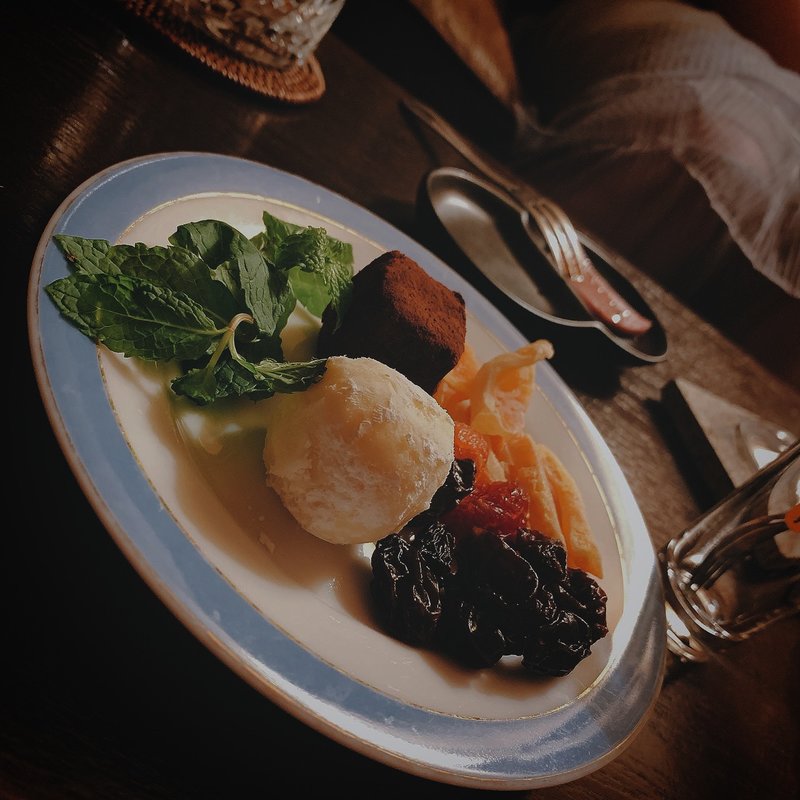 自家製生チョコ盛り合わせ(バー レベルストック 浦和)