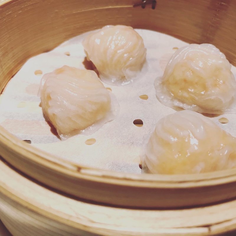 海老蒸し餃子(中国料理 桃谷樓 高槻阪急店)