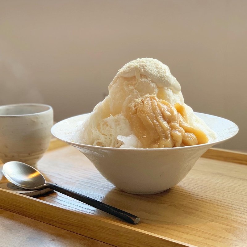 桃のかき氷(うわのそら)