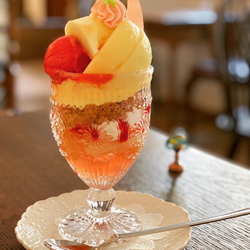 桃のパフェ(カームガーデン)