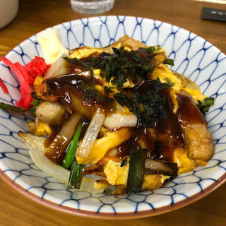 鶏ニラ玉丼(ラーメン専科 竹末食堂)