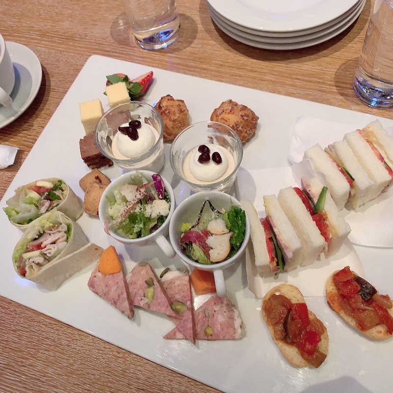 (BRASSERIE D & SWEETROOM)