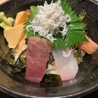 海鮮丼(活旬　大桝)