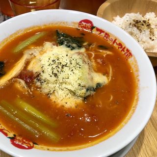 太陽のチーズラーメン(太陽のトマト麺 新宿東宝ビル店)