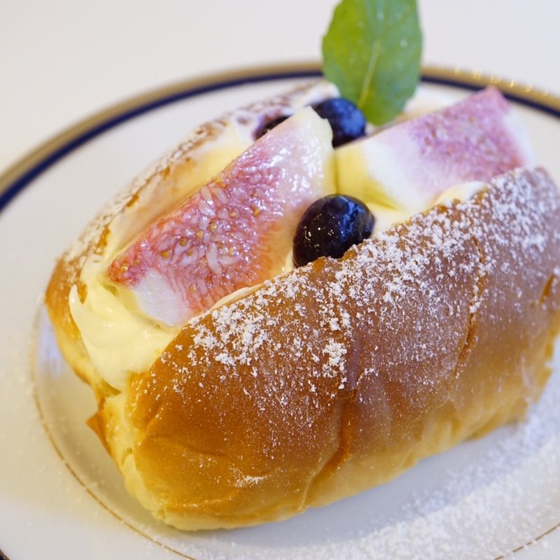 マトリッツォフルーツサンド(山形県産イチジク&マスカルポーネ)(東北cafe&dining トレジオンポート)