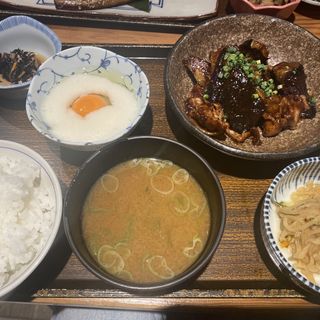 豚肉と茄子の味噌炒め定食(恵比寿 土鍋炊ごはん なかよし 目黒店)
