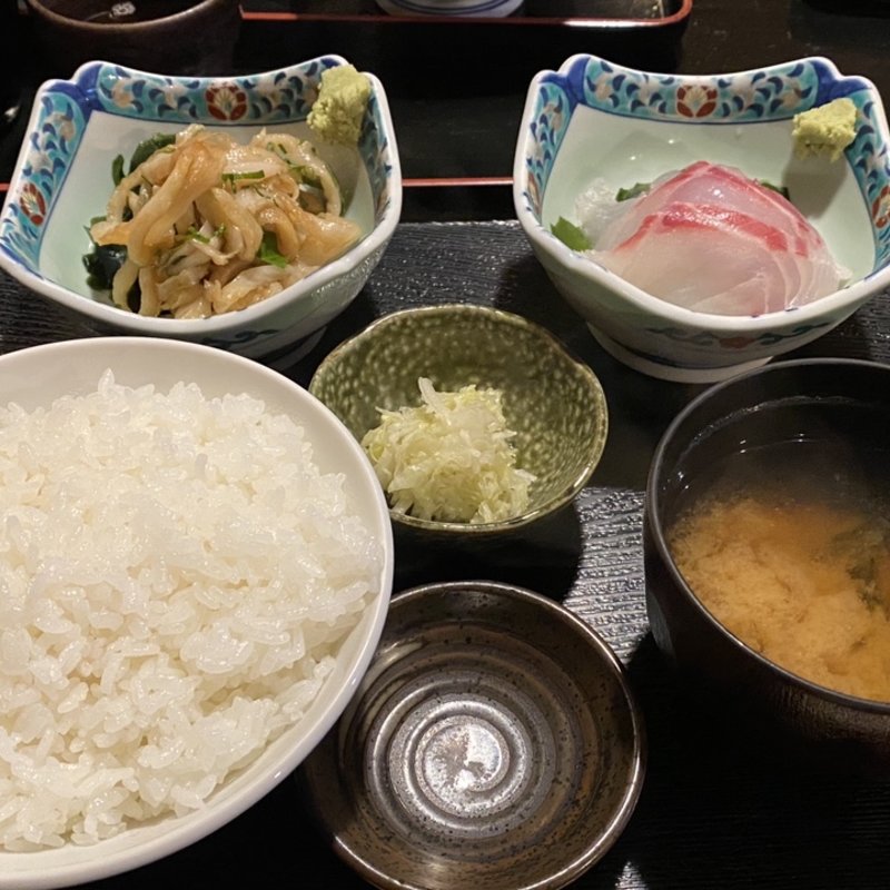 鯛の刺身とヅケの定食(和食処 十九番)