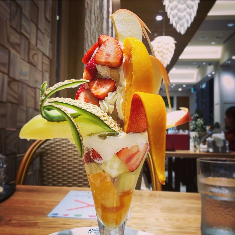 フルーツパフェ(果実園リーベル 池袋店)