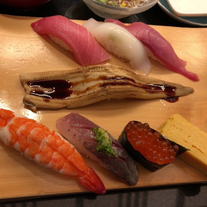 満腹ランチ(沼津魚がし鮨 キュービックプラザ新横浜店)