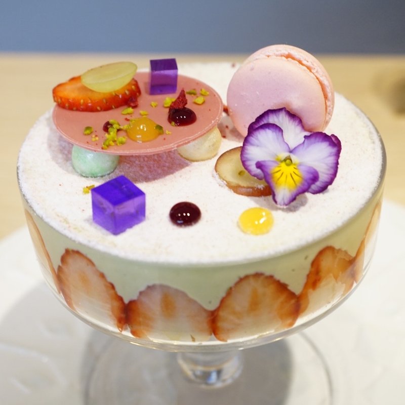 イチゴとピスタチオのフレジェ仕立て2020(ラトリエ ア マ ファソン (L'atelier à ma façon))