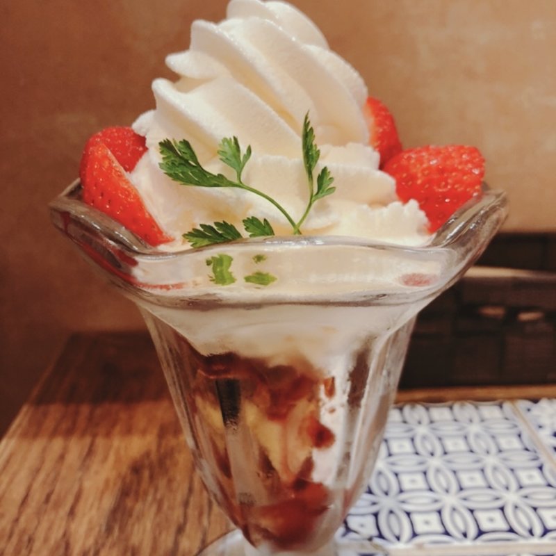 苺パフェ(マラケシュ グランツリー 武蔵小杉店 )
