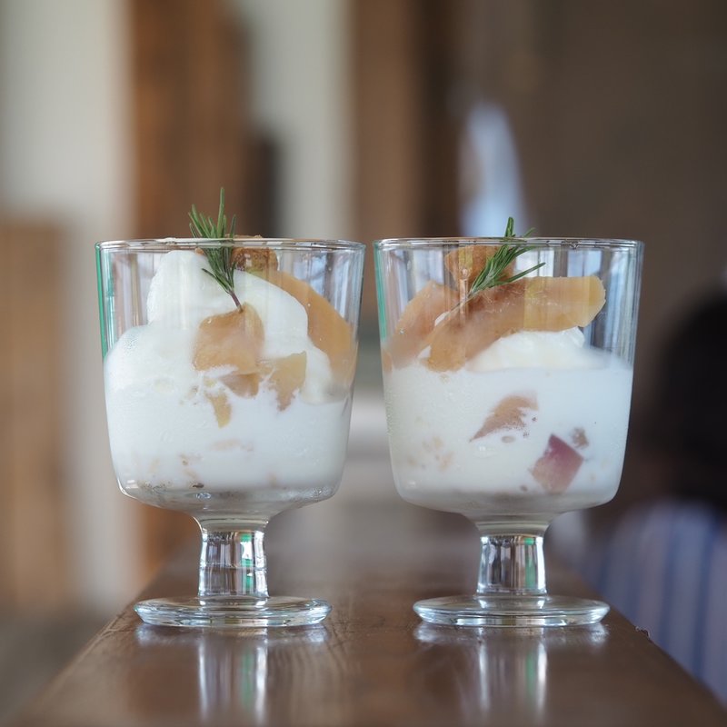 MOMOパフェ(道の駅 ちはやあかさか )