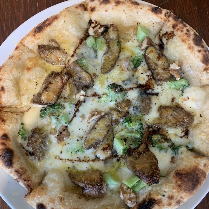 ファグラとゴルゴンゾーラ、はちみつpizza(オステリア ジリ)