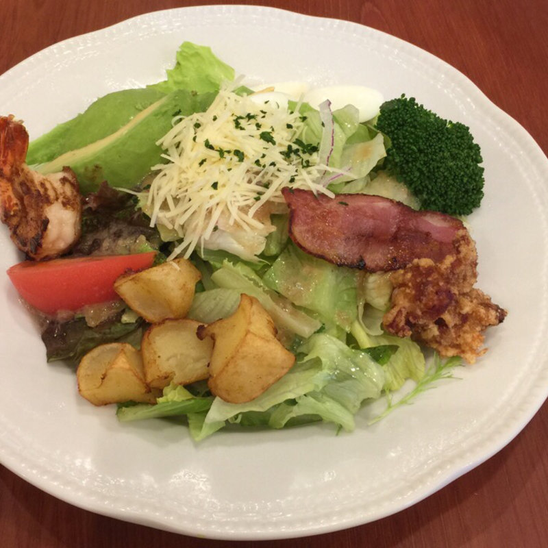 食いしん坊のシェフサラダ(ロイヤルホスト湊川店)