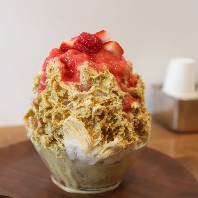 ピスタチオにいちご(パンとお菓子のセレクトショップ べつばら)