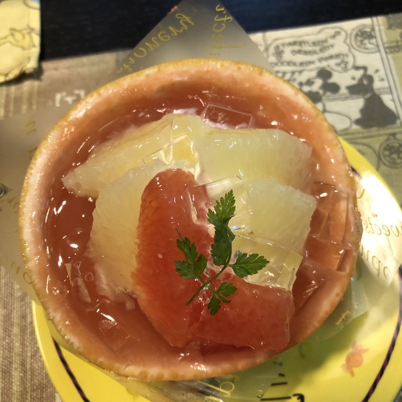 まるごとグレープフルーツ(シャ・ノワール 高井田店)