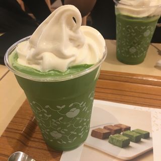 抹茶ソフトクリームラテ(nana’s green tea 名古屋パルコ店)