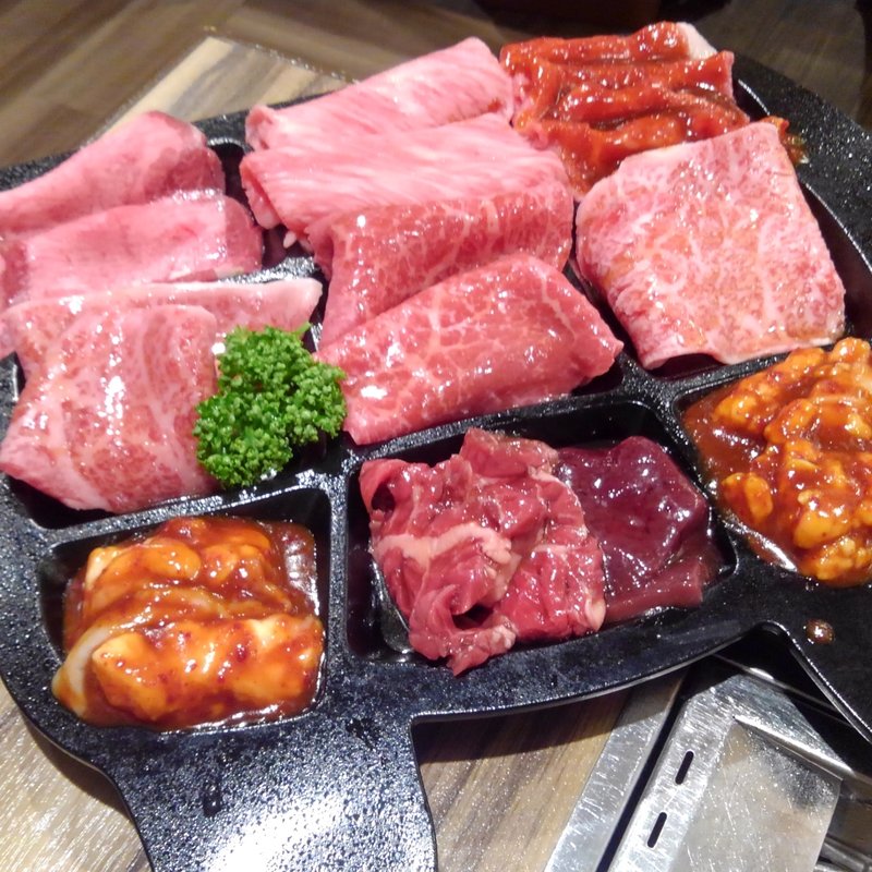 焼肉盛り合わせ(俺の焼肉 銀座4丁目〜A5黒毛和牛一頭買い〜)