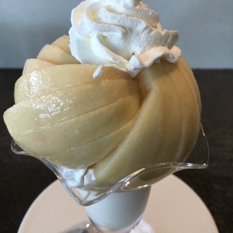 長野県川中島白桃（キラキラ桃）のパフェ(プリンス オブ ザ フルーツ)