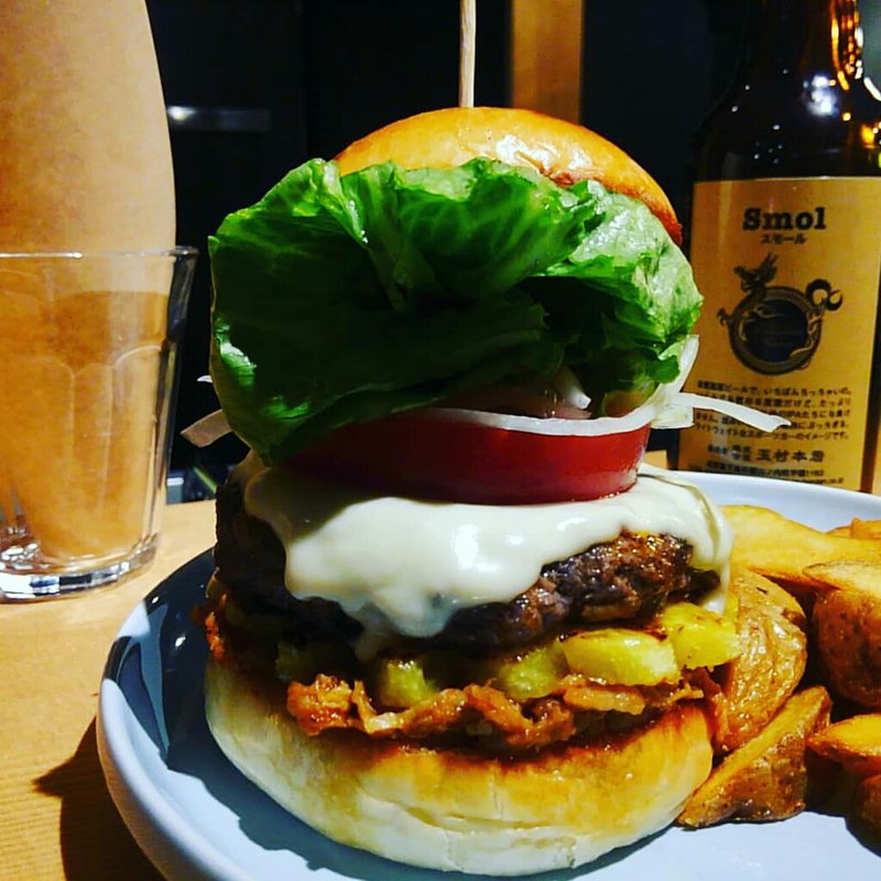 GIANT KILLRERS 
～溢れるプルドポークバーガー～(ヒビノビア クラフトビア キッチン＆ストア)