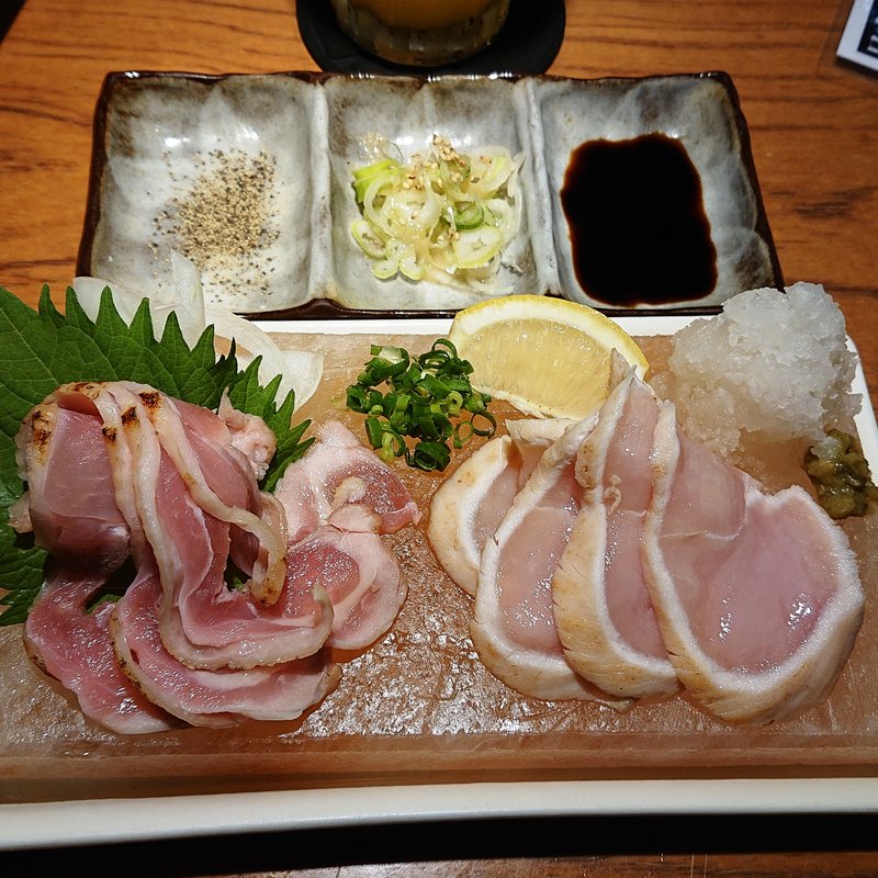 総州 紅楽美のたたき 岩塩盛り(とり鉄 武蔵新城店 （とりてつ）)