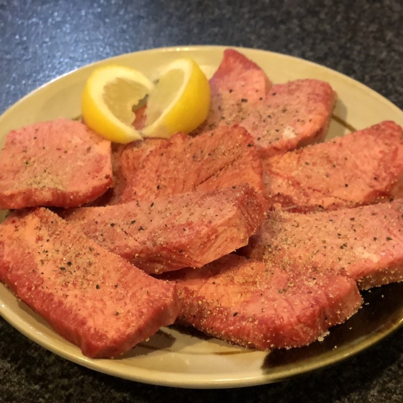 和牛上タン塩(すっきゃねん　もくもく )