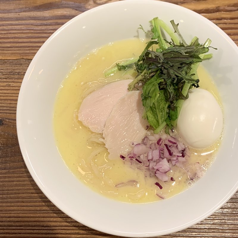 鶏骨塩湯らぁ麺 味付け半熟卵付き(下北澤 Ramen KUWAJIMA)