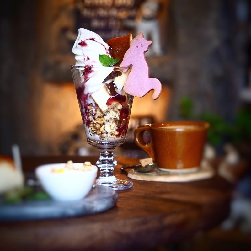 チーズケーキパフェ(カフェ＆バル つながるもり)