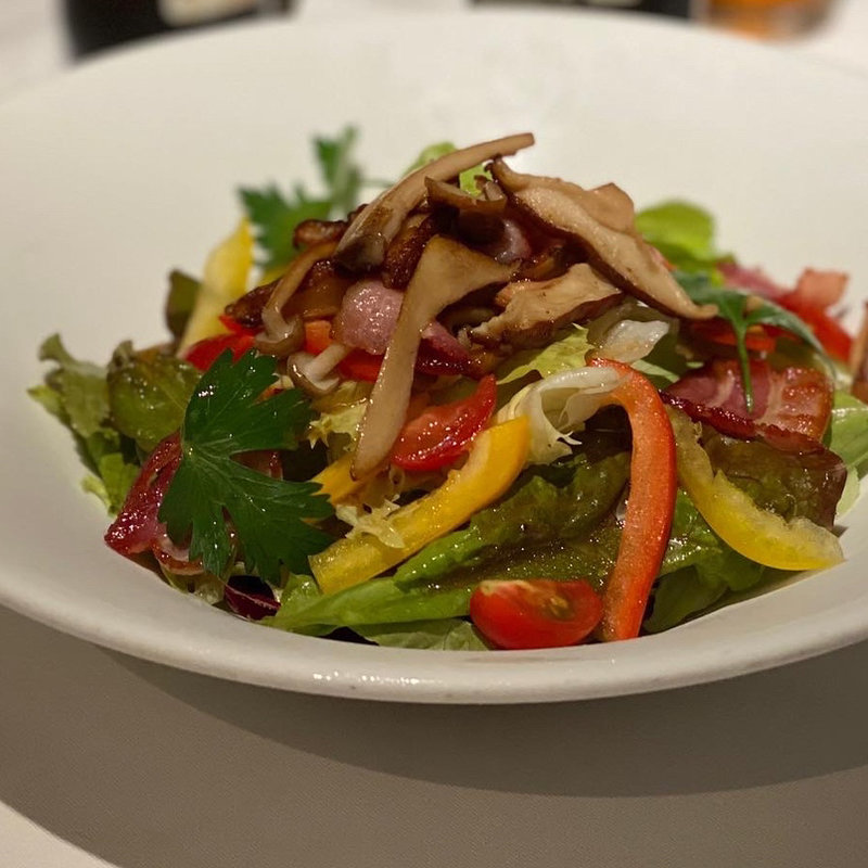 カリカリベーコンとキノコのグリーンサラダ(ゾーナ イタリア 徳山店 （ZONA ITALIA）)