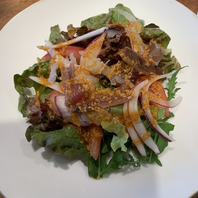 自家製塩タラとアンチョビのサラダとロメスクソース(maspi)