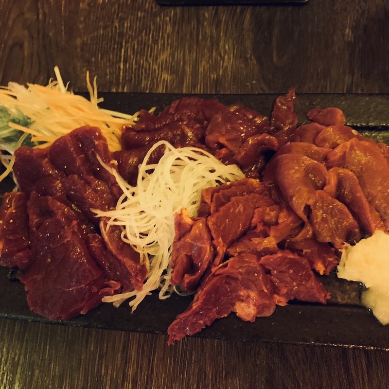 馬刺しの串 各種(ロース、モモ、バラ、サーロ)(馬の串ん)